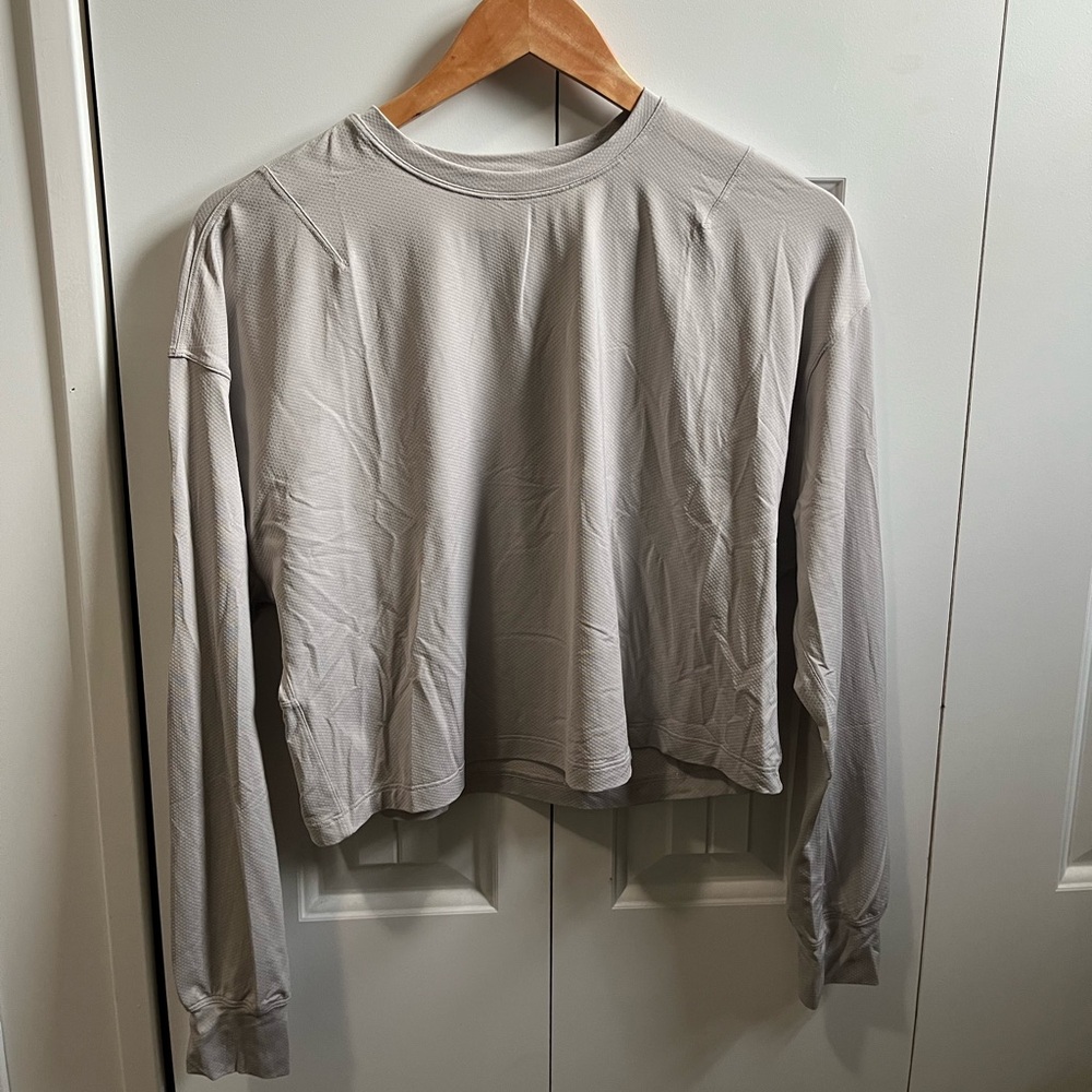 Lululemon Abrasion-Resistant Training Long-Sleeve Shirt. Size 6.